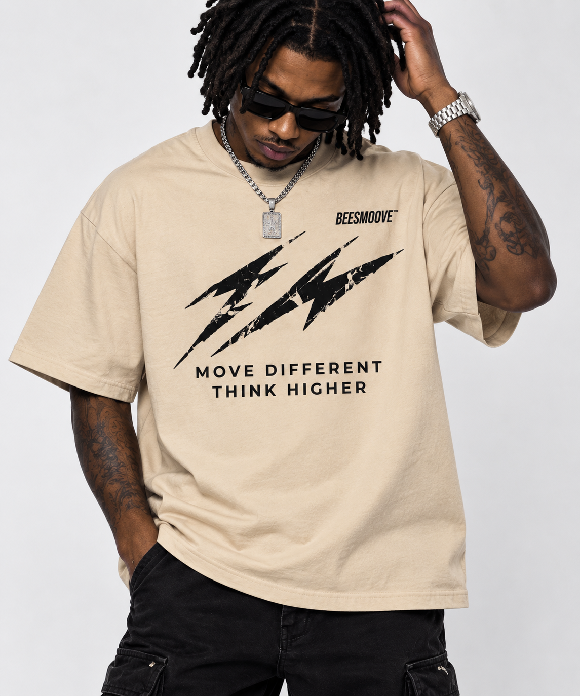 Beesmoove MOTION THEORY
Tee