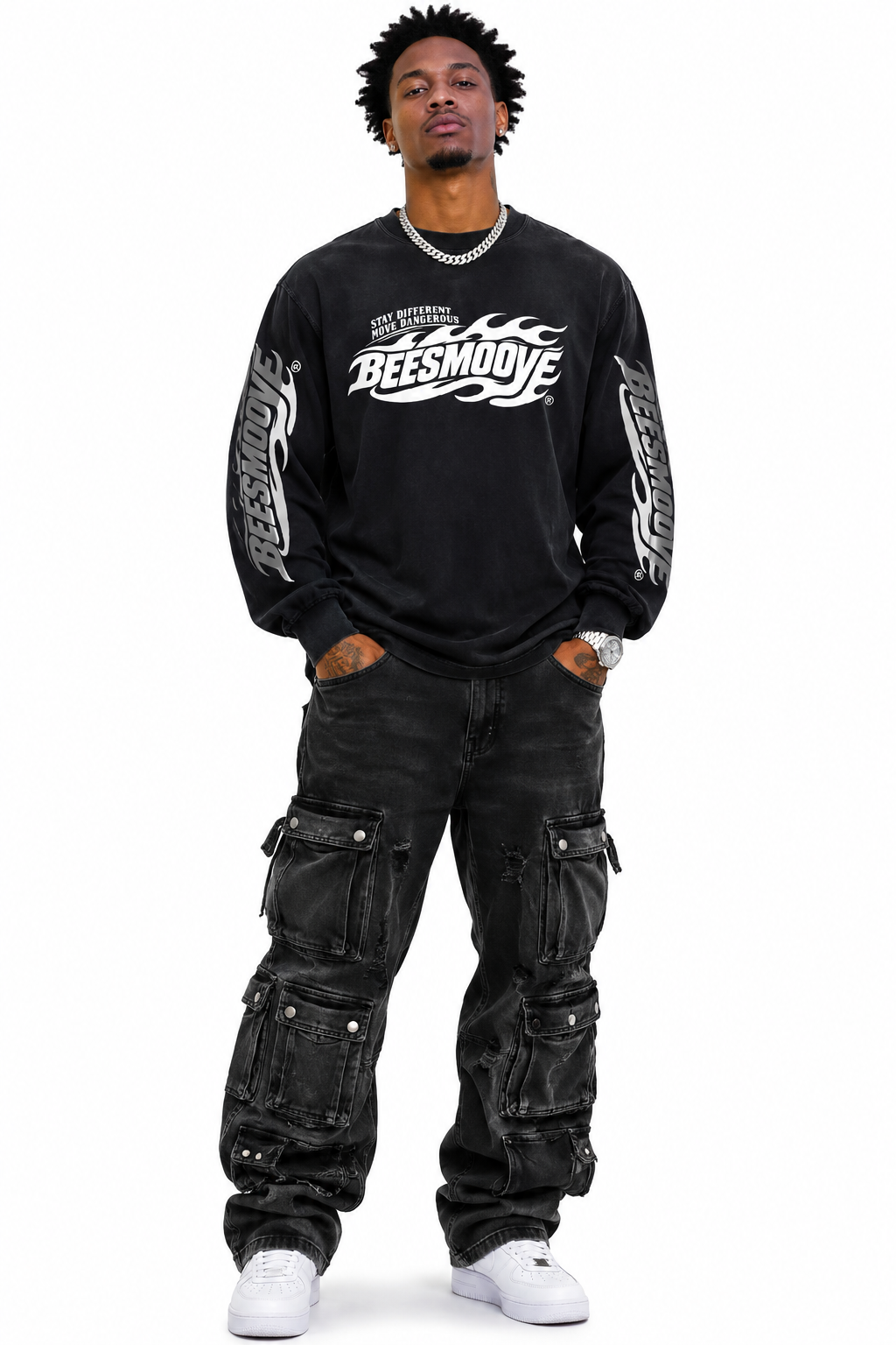 BEESMOOVE Stay Different Boxy Long Sleeve T-Shirt