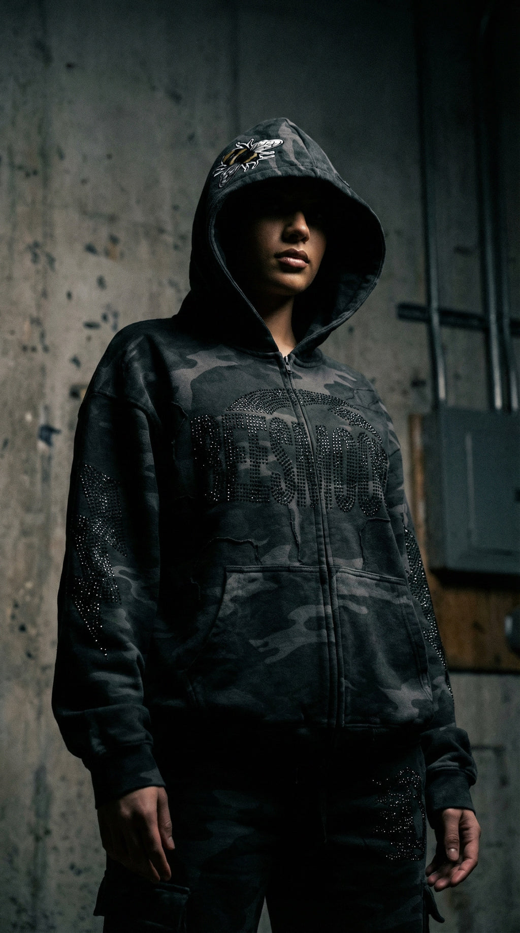 BEESMOOVE Motion Black on Black Drop October