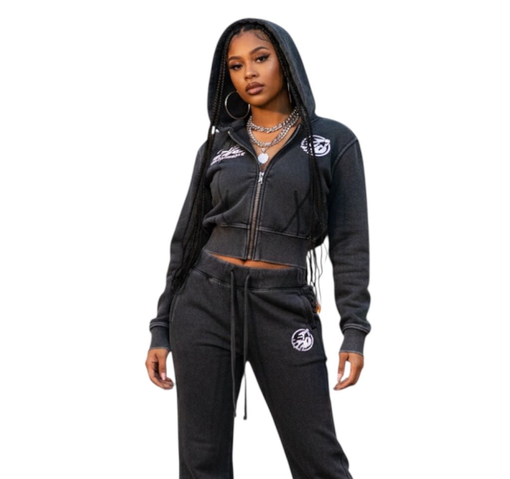 BEESMOOVE Queen’s Motion Vintage Washed Cropped Hoodie - Beesmoove